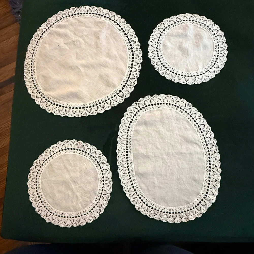 Vintage White Linen Doilies with Crochet Lace Trim Set of 4 Round Oval 0564